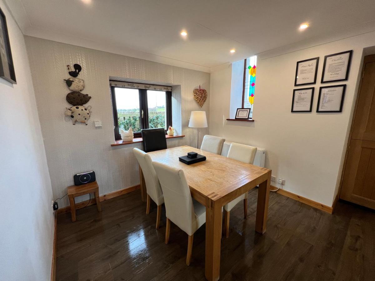 3 Bed Detached Cottage- Log Burner Mountain Views Beaumaris Εξωτερικό φωτογραφία