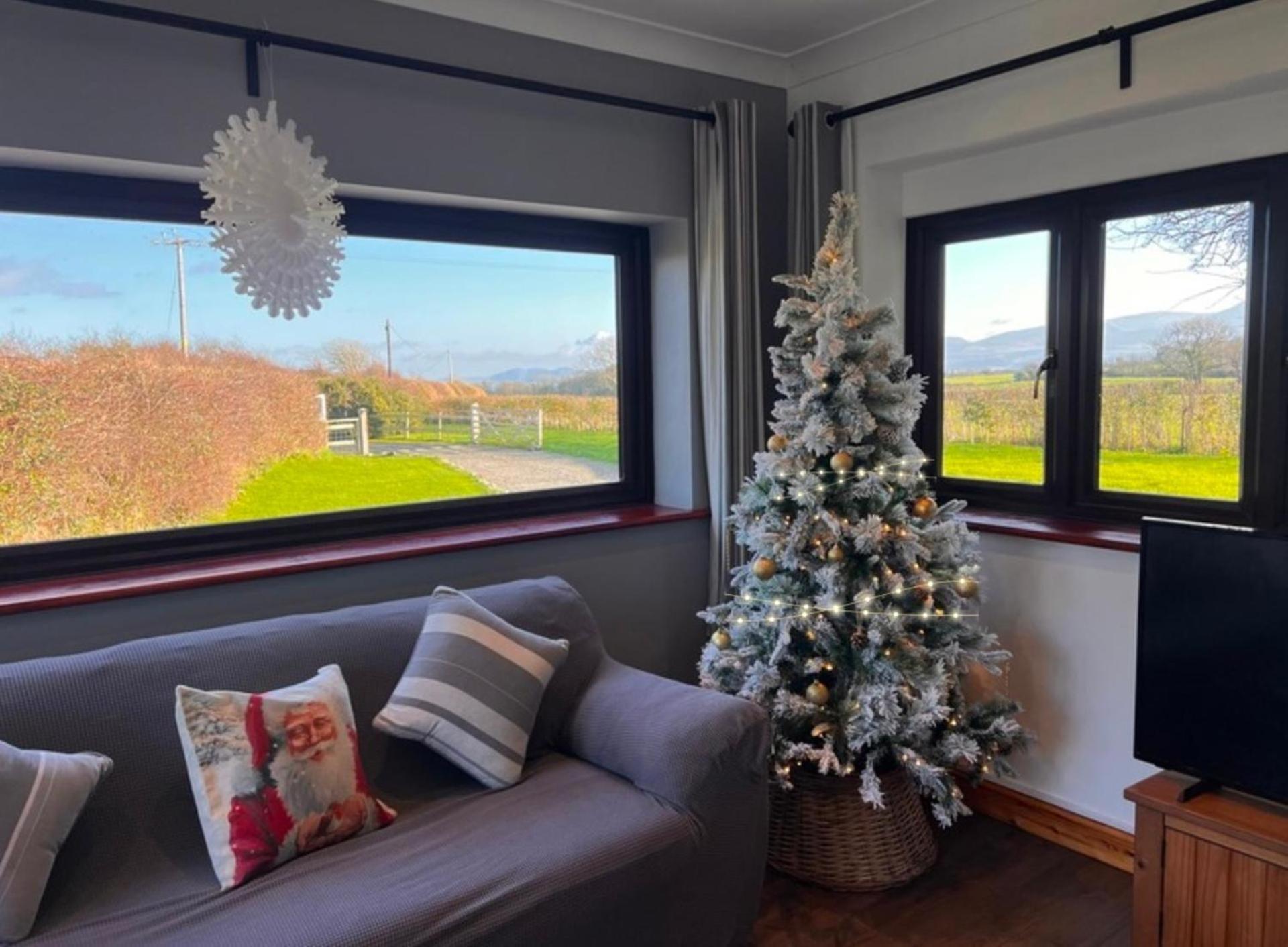 3 Bed Detached Cottage- Log Burner Mountain Views Beaumaris Εξωτερικό φωτογραφία